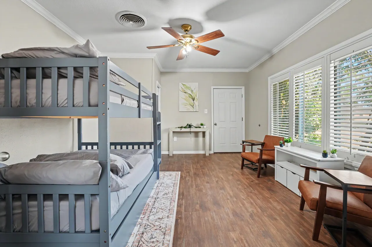 Photo 5 — 4831 10th Street, Lubbock, TX 79416