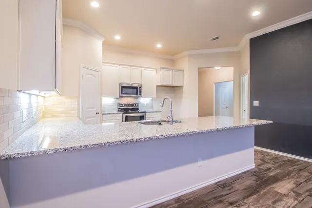 Photo 5 — 7427 102nd Street, Lubbock, TX 79424