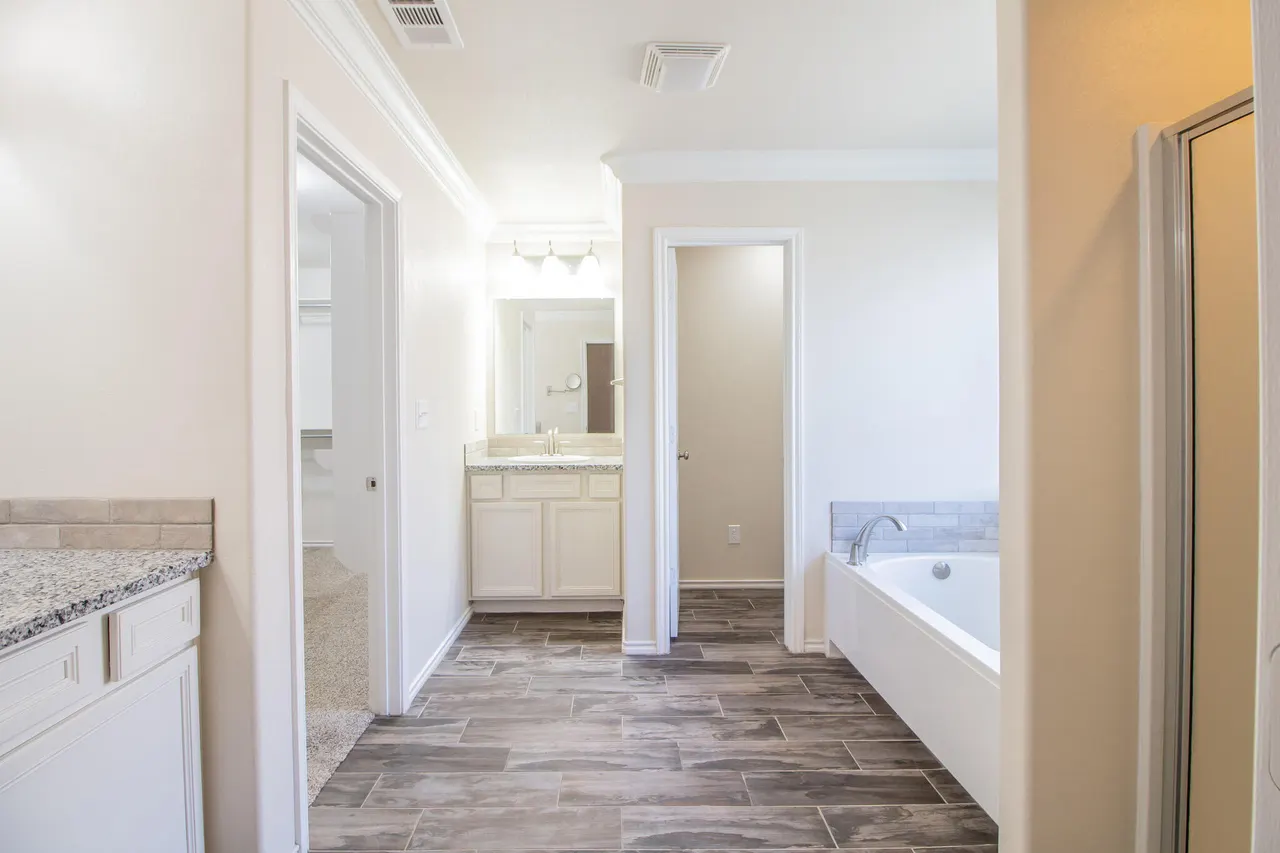 Photo 11 — 7427 102nd Street, Lubbock, TX 79424