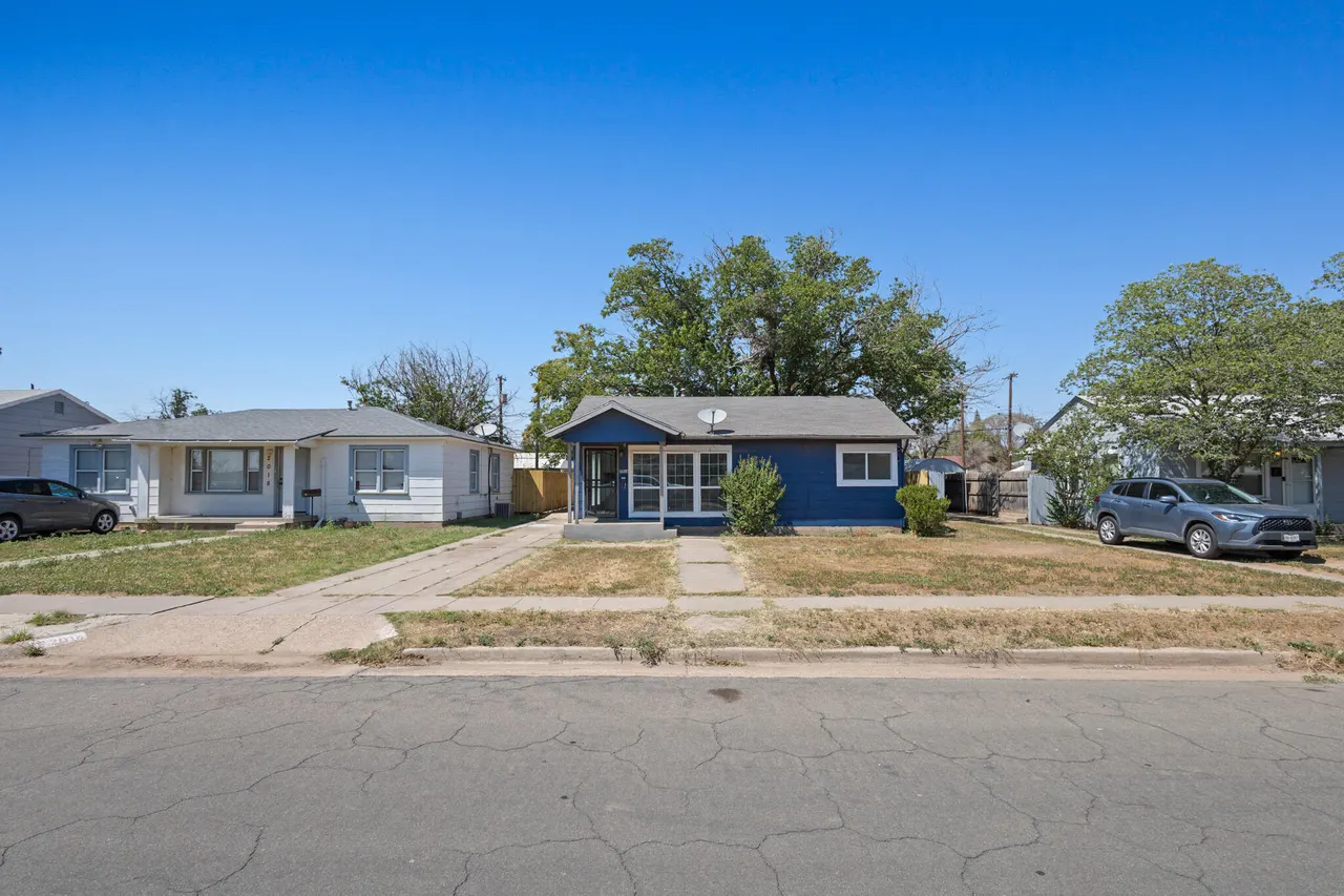 Photo 2 — 2016 39th Street, Lubbock, TX 79412