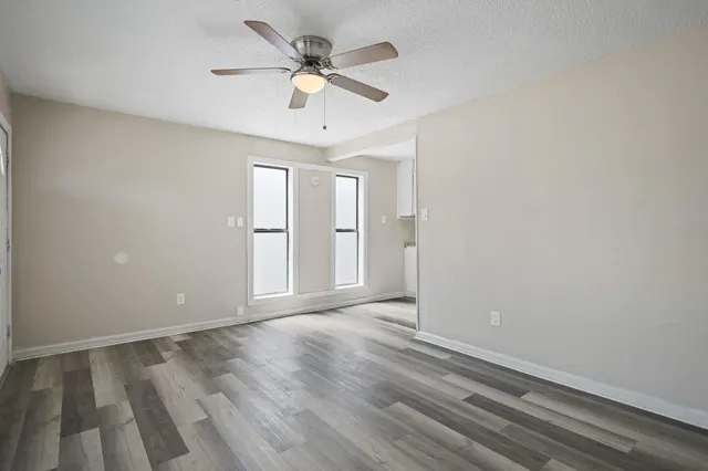 Photo 5 — 2016 39th Street, Lubbock, TX 79412