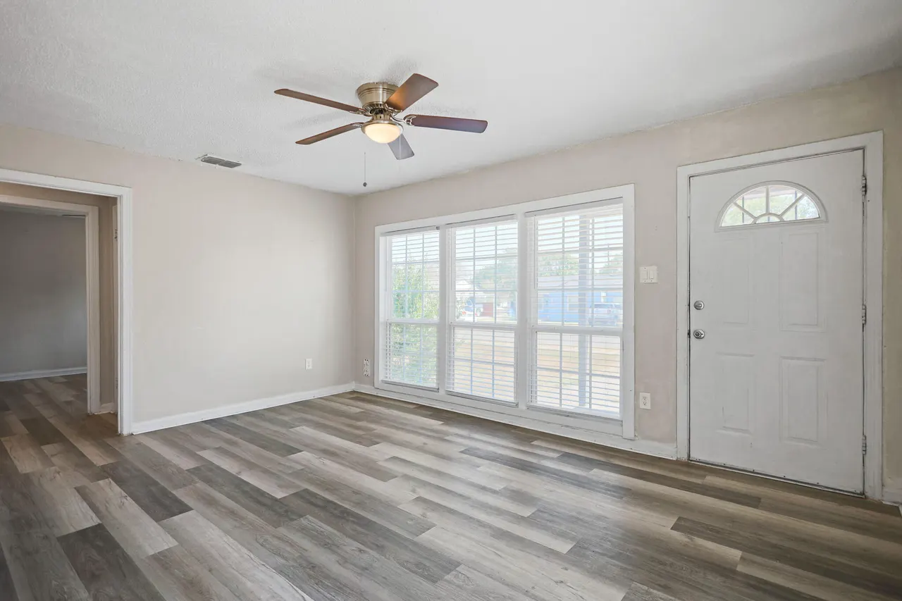Photo 6 — 2016 39th Street, Lubbock, TX 79412
