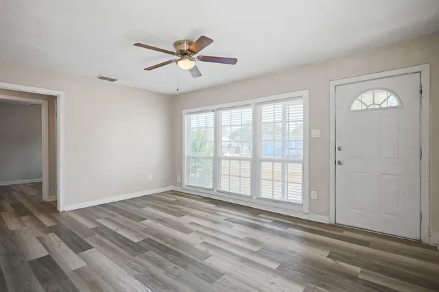 Photo 6 — 2016 39th Street, Lubbock, TX 79412