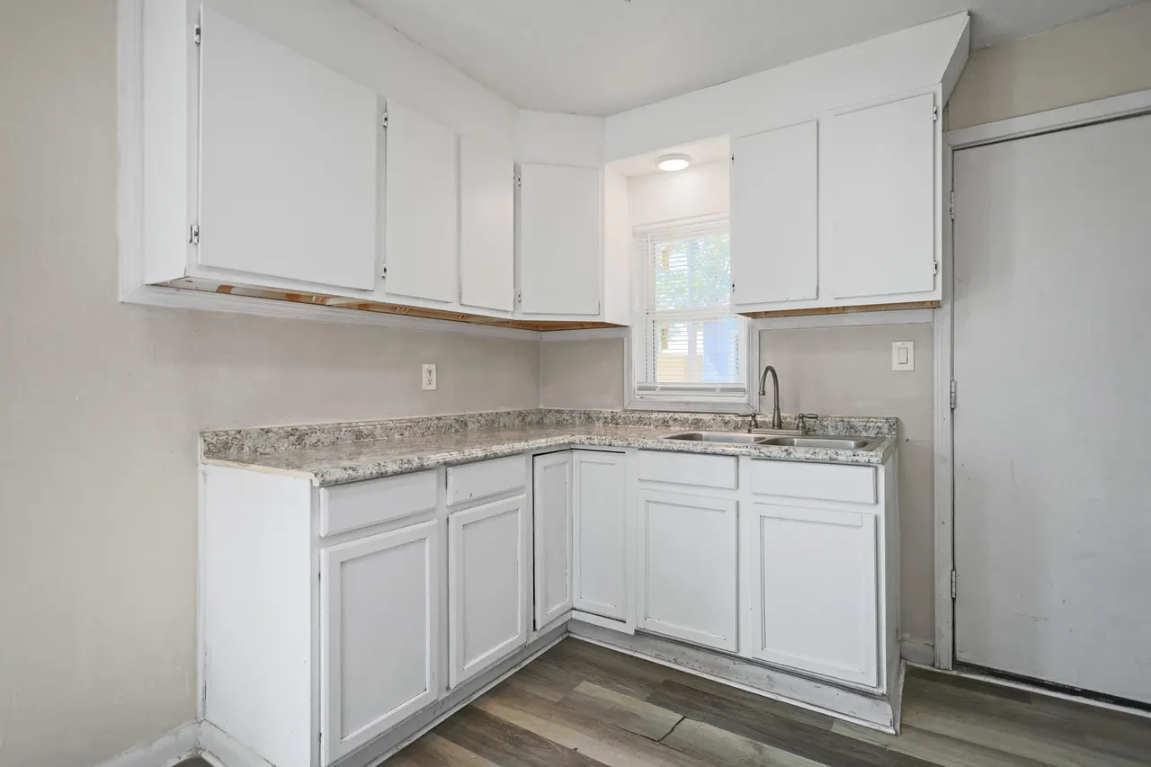 Photo 9 — 2016 39th Street, Lubbock, TX 79412