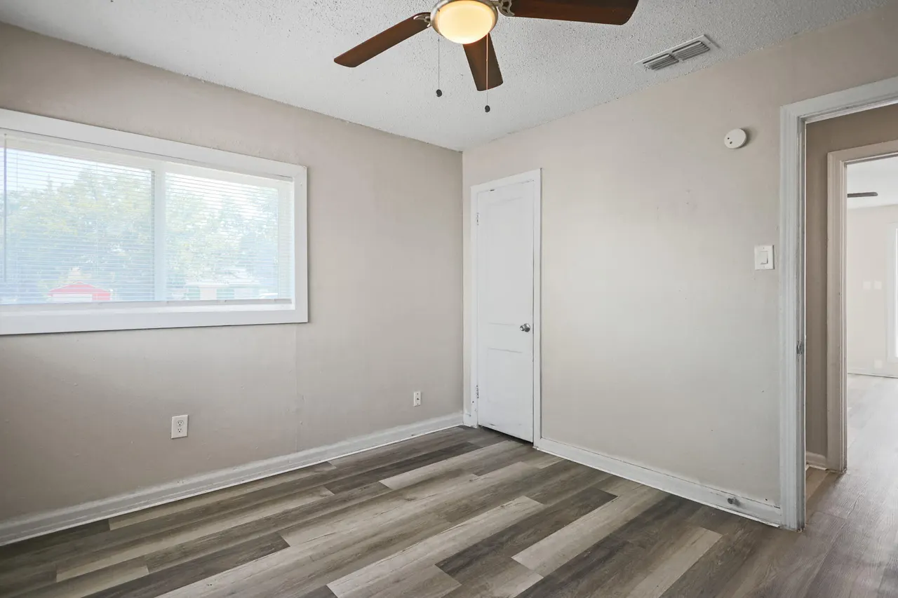 Photo 11 — 2016 39th Street, Lubbock, TX 79412