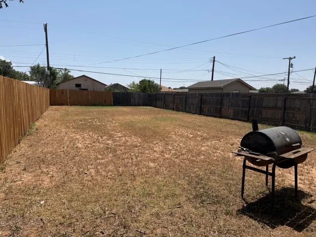 Photo 7 — 6307 20th Street, Lubbock, TX 79407