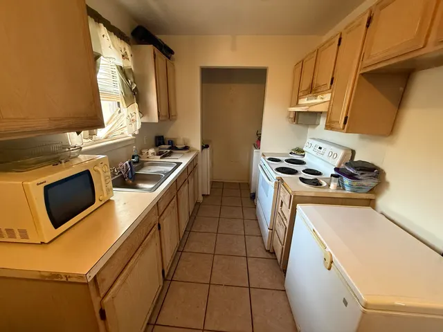 Photo 3 — 6307 20th Street, Lubbock, TX 79407