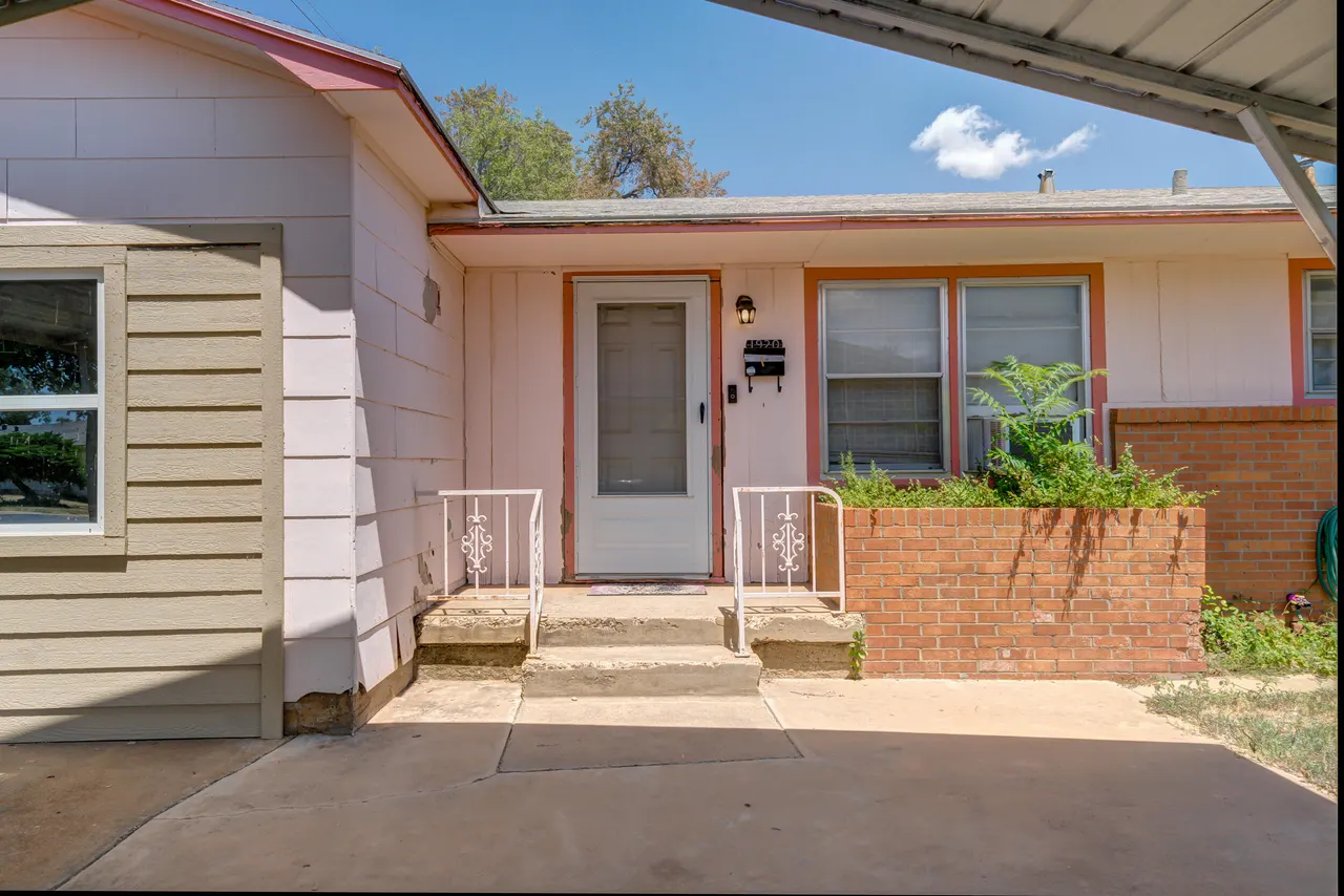 Photo 2 — 1920 47th Street, Lubbock, TX 79412