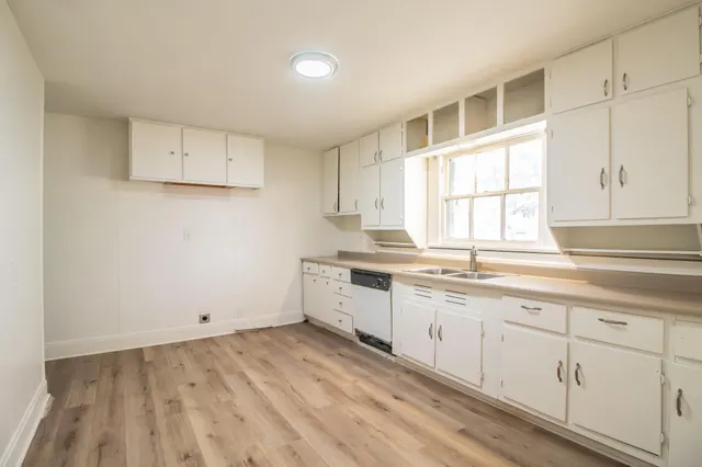 Photo 3 — 305 E Lubbock Street, Slaton, TX 79364