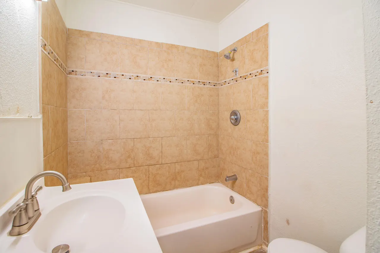 Photo 5 — 305 E Lubbock Street, Slaton, TX 79364