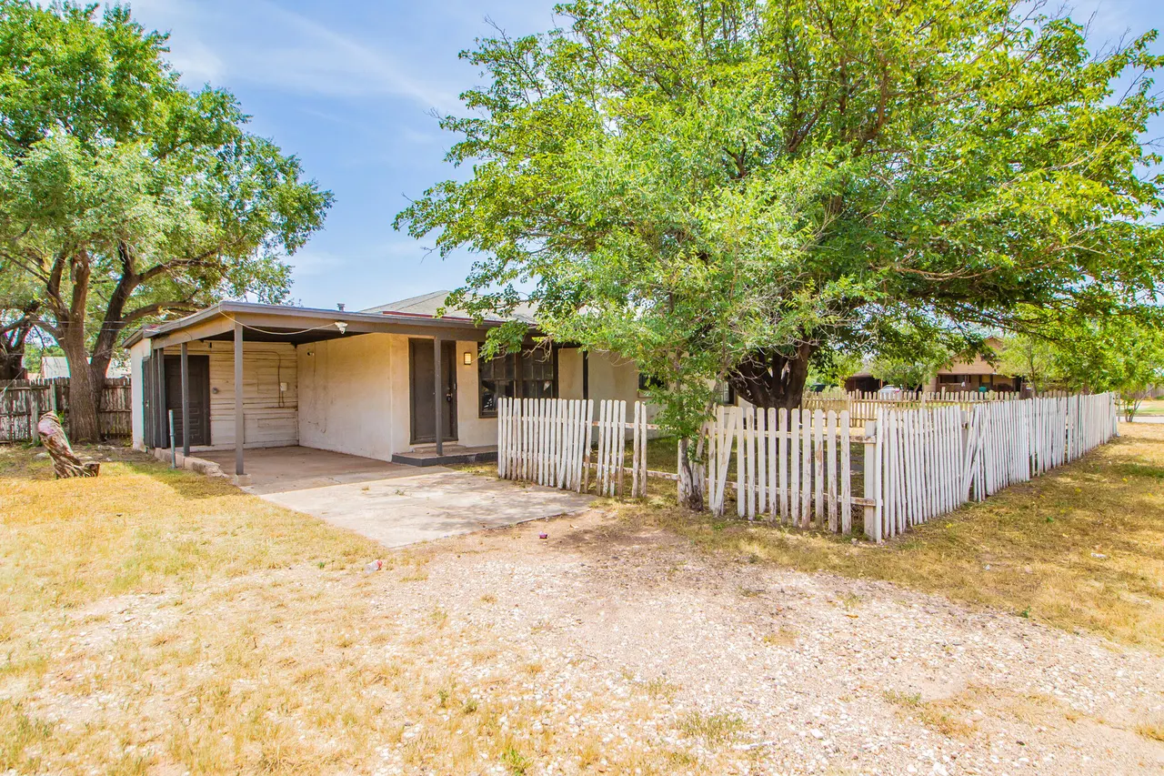 Photo 7 — 305 E Lubbock Street, Slaton, TX 79364