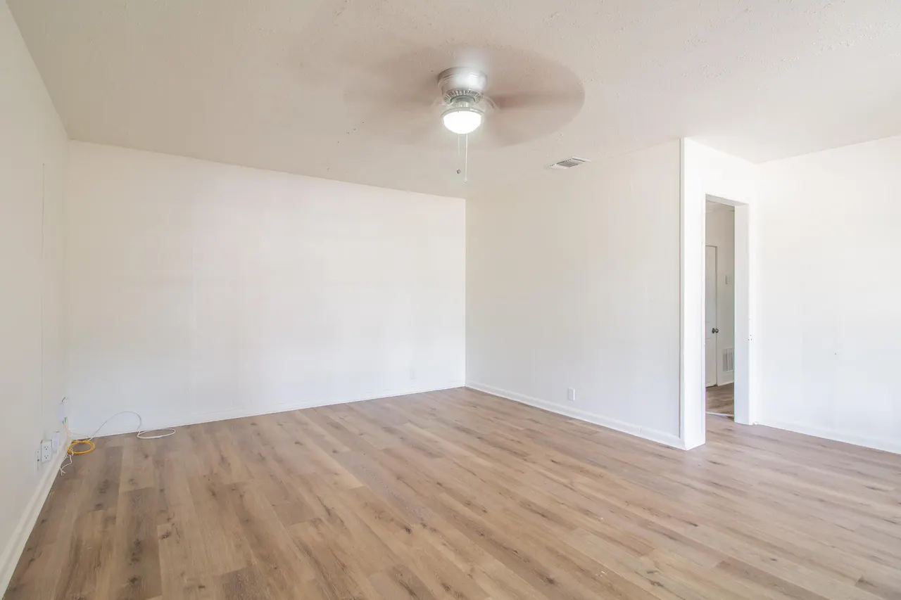 Photo 13 — 305 E Lubbock Street, Slaton, TX 79364
