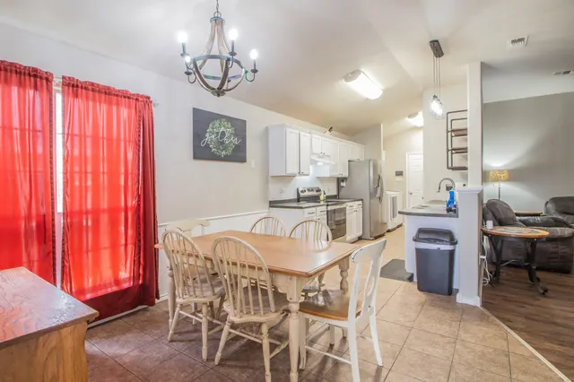 Photo 4 — 6621 36th Street, Lubbock, TX 79407