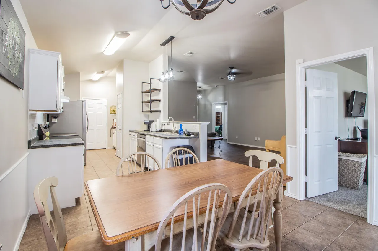 Photo 5 — 6621 36th Street, Lubbock, TX 79407