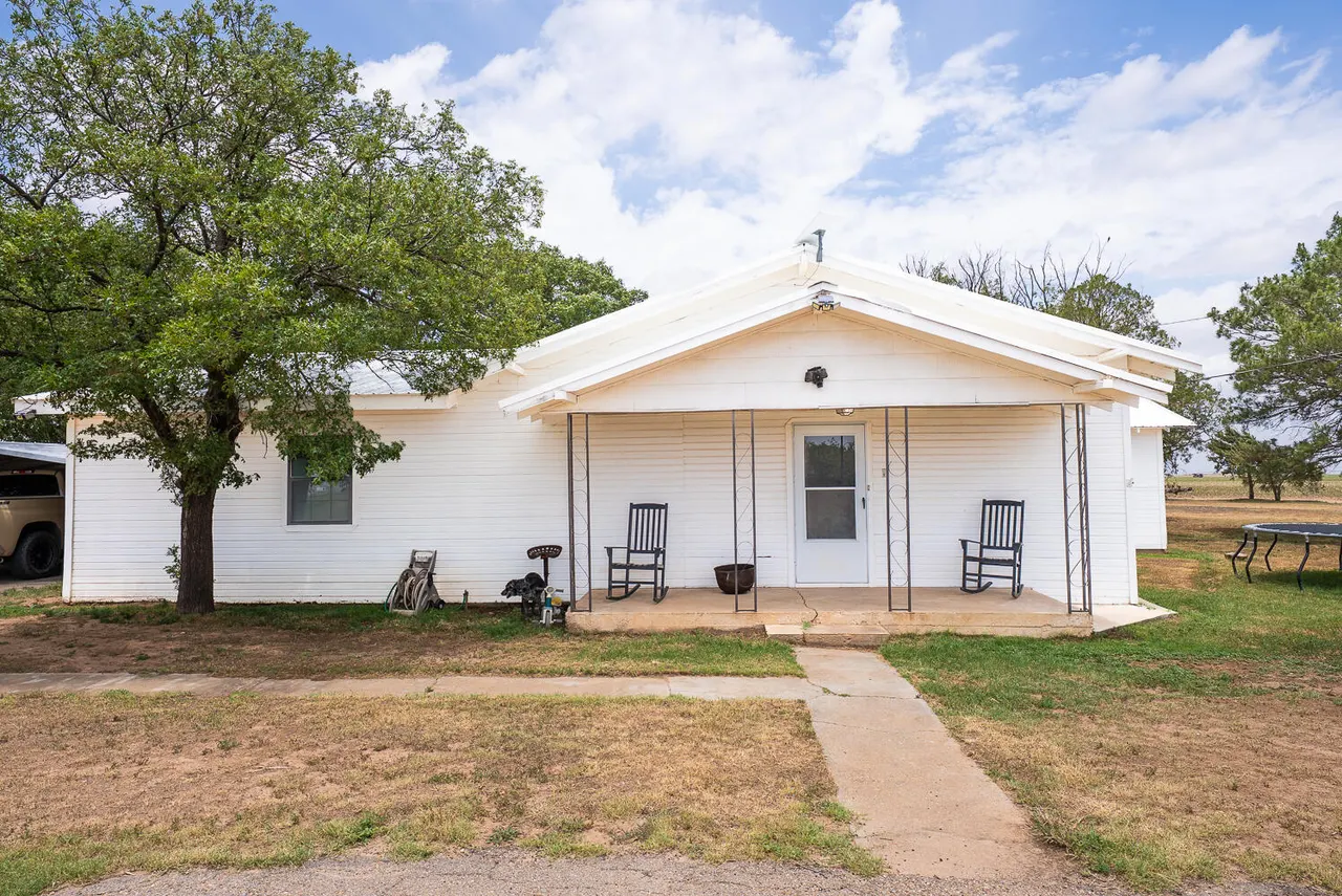 Photo 2 — 8503 E County Rd 5500, Idalou, TX 79329