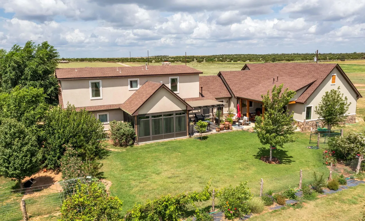 Photo 4 — 4166 County Road 13, Clarendon, TX 79226