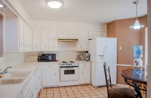 Photo 3 — 1005 Huron Avenue, Lubbock, TX 79416