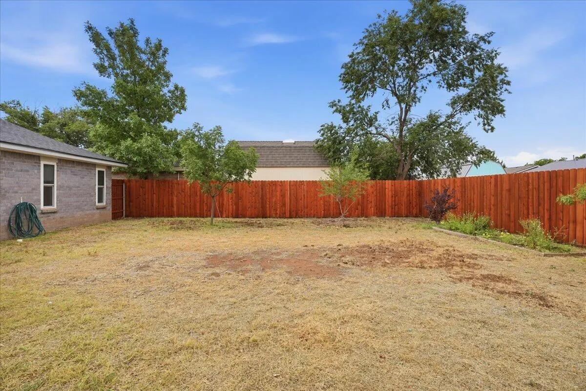 Photo 21 — 1104 Genoa Avenue, Lubbock, TX 79416