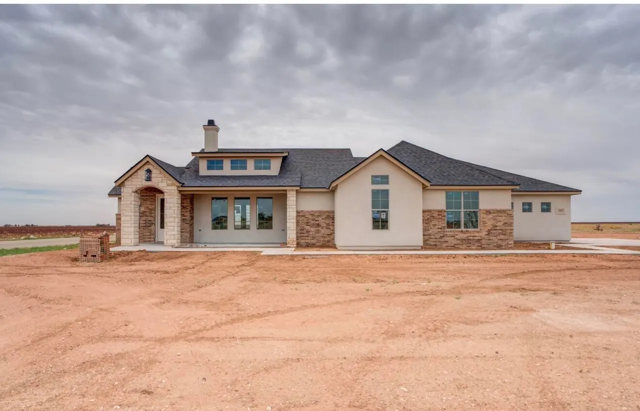 Photo 2 — 2003 County Rd 7820, Lubbock, TX 79423