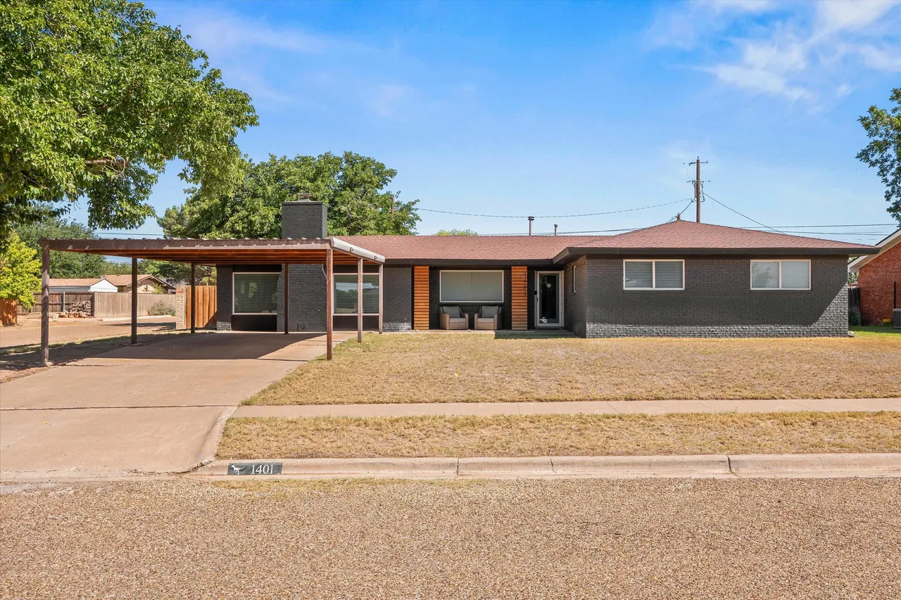 Front exterior — 1401 3rd Street, Plains, TX 79355