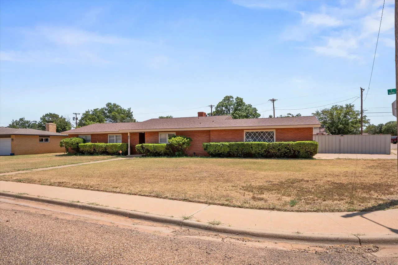 Photo 3 — 1608 E Cardwell Street, Brownfield, TX 79316