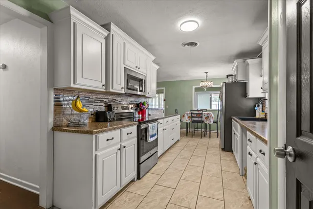 Photo 7 — 1608 E Cardwell Street, Brownfield, TX 79316