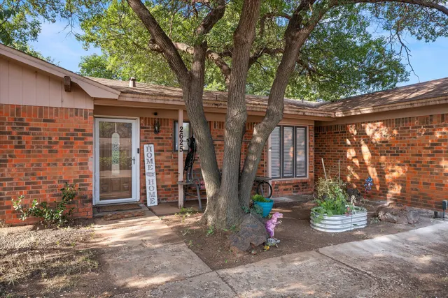 Photo 3 — 2625 76th Street, Lubbock, TX 79423