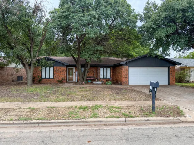 Photo 2 — 2625 76th Street, Lubbock, TX 79423