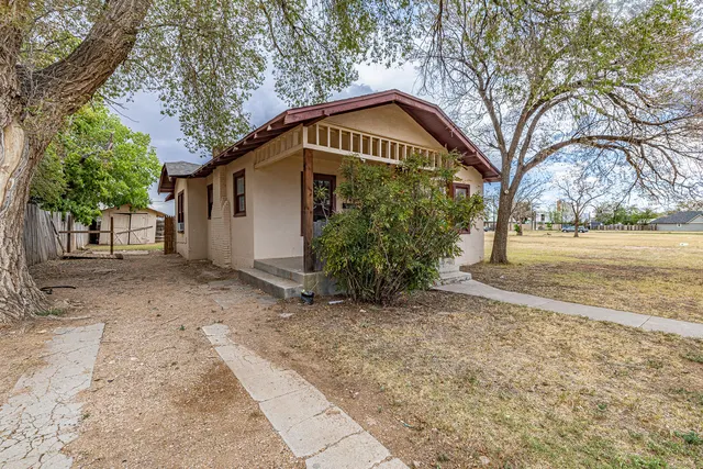 Photo 3 — 2010 15th Street, Lubbock, TX 79401