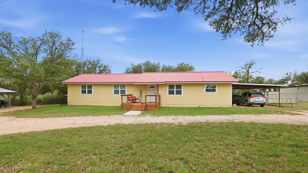 Photo 2 — 200 Wheat Circle, Blackwell, TX 79506