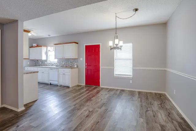 Photo 6 — 905 11th Street, Wolfforth, TX 79382
