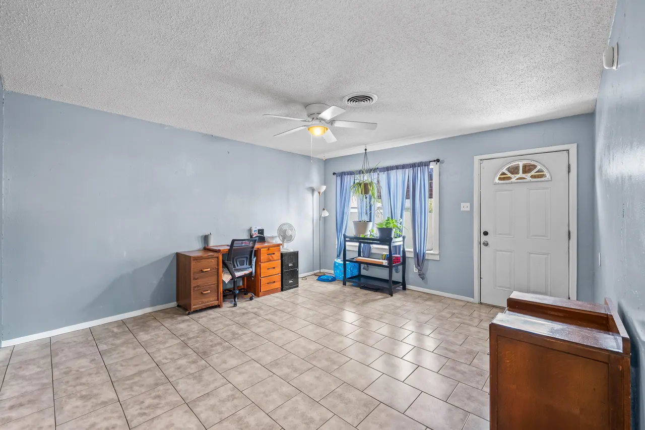 Photo 5 — 1810 E Colgate Street, Lubbock, TX 79403