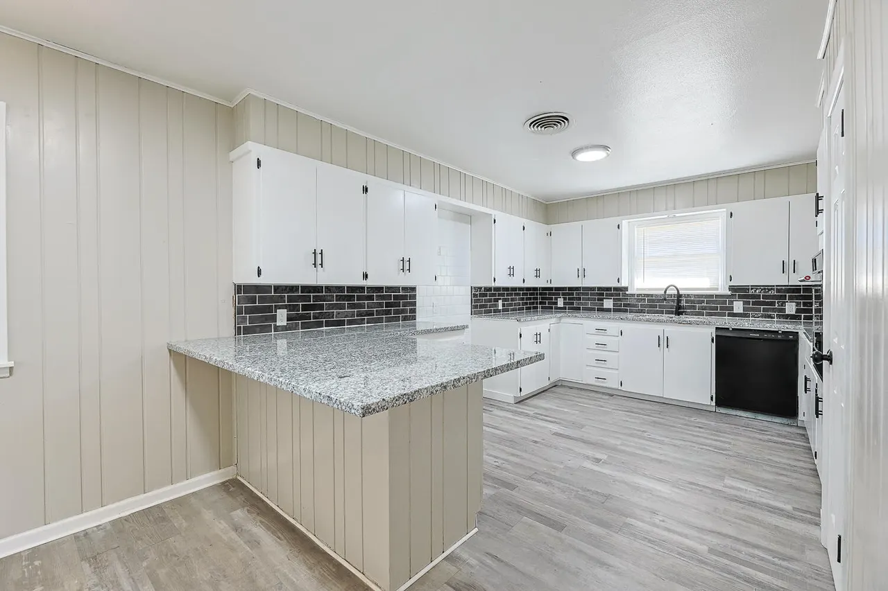 Photo 10 — 1400 W Crosby Street, Slaton, TX 79364