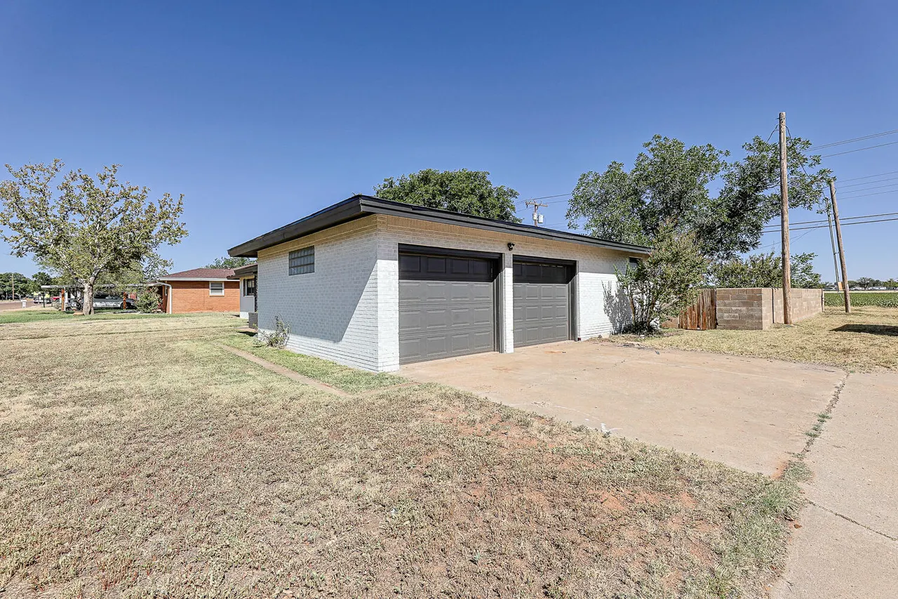 Photo 36 — 1400 W Crosby Street, Slaton, TX 79364