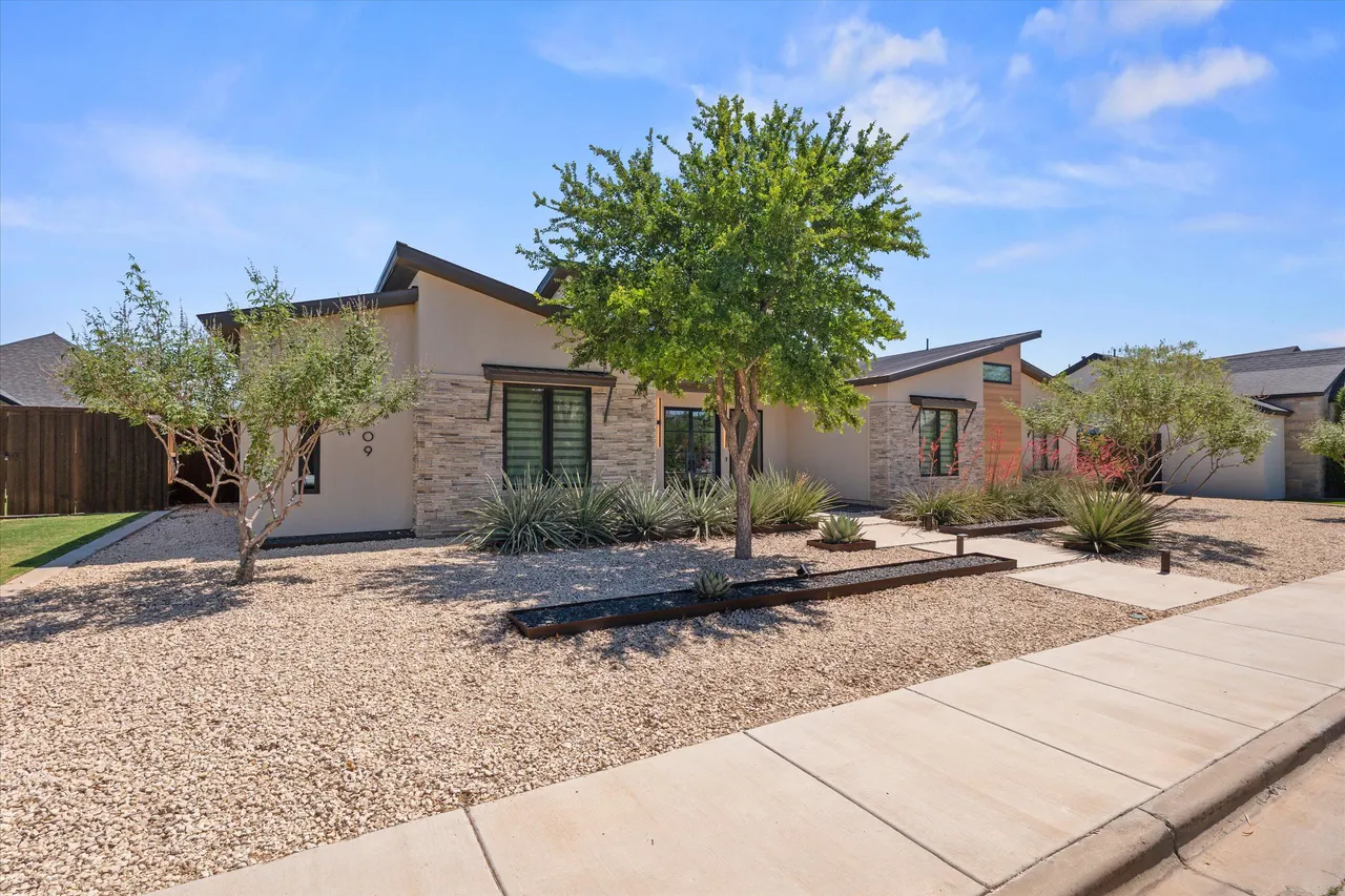 Photo 2 — 11709 Utica Avenue, Lubbock, TX 79424