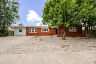Sold home at 615 W Avenue J