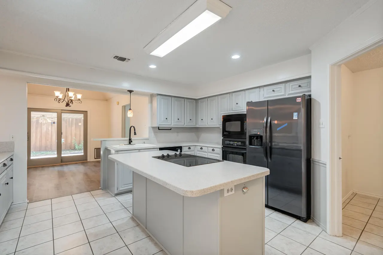 Photo 11 — 3208 65th Street, Lubbock, TX 79413