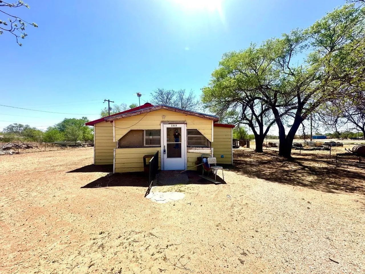 Front exterior — 1313 S 3rd Street, Tahoka, TX 79373