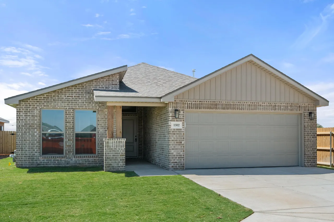 Photo 2 — 1302 Trenton Avenue, Lubbock, TX 79416