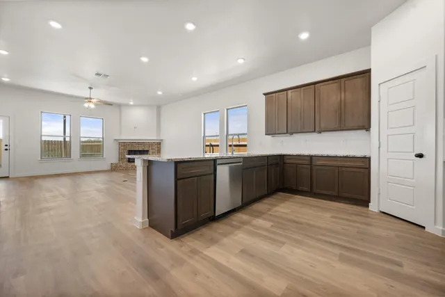 Photo 7 — 1302 Trenton Avenue, Lubbock, TX 79416