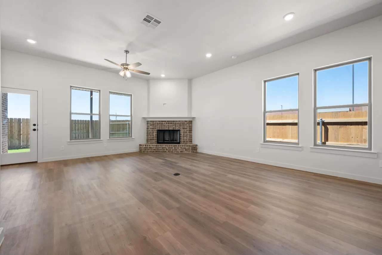 Photo 11 — 1302 Trenton Avenue, Lubbock, TX 79416