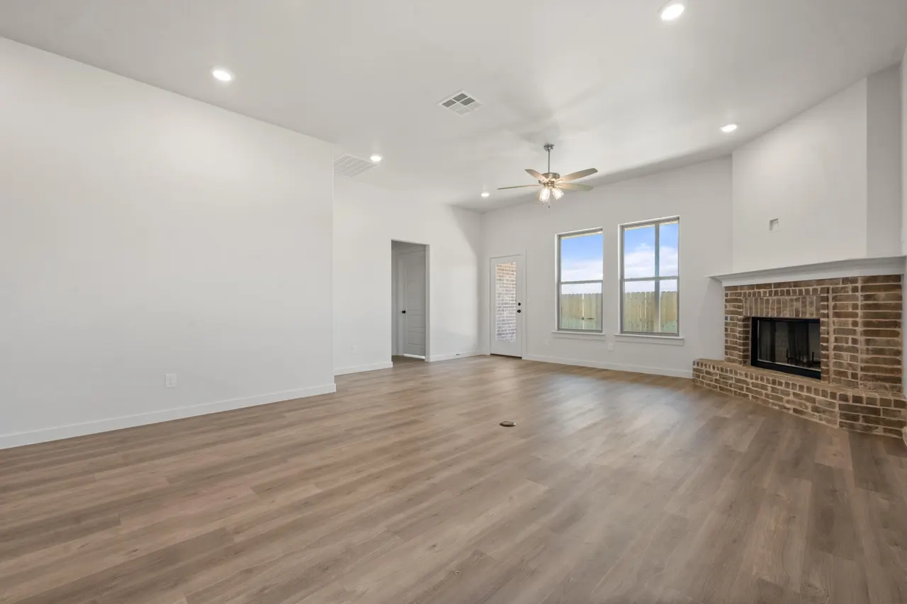Photo 12 — 1302 Trenton Avenue, Lubbock, TX 79416
