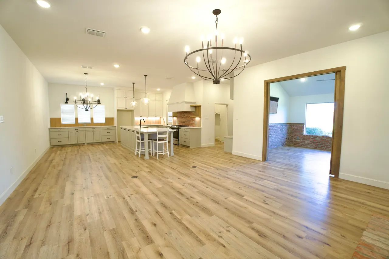 Photo 3 — 6404 89th Street, Lubbock, TX 79424