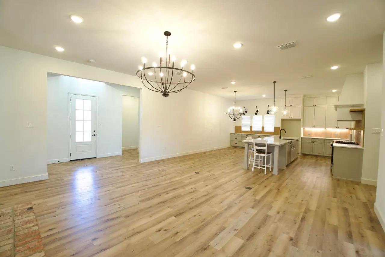 Photo 4 — 6404 89th Street, Lubbock, TX 79424