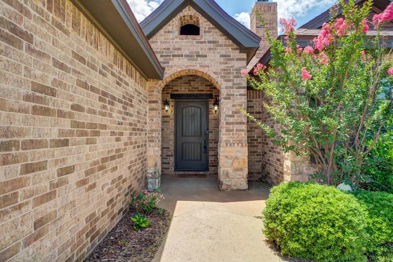 Photo 2 — 6525 72nd Street, Lubbock, TX 79424