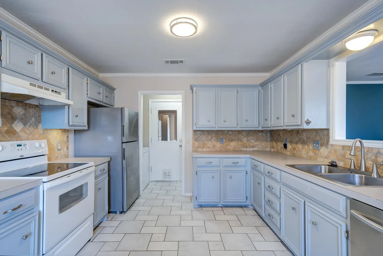 Photo 15 — 6411 30th Street, Lubbock, TX 79407
