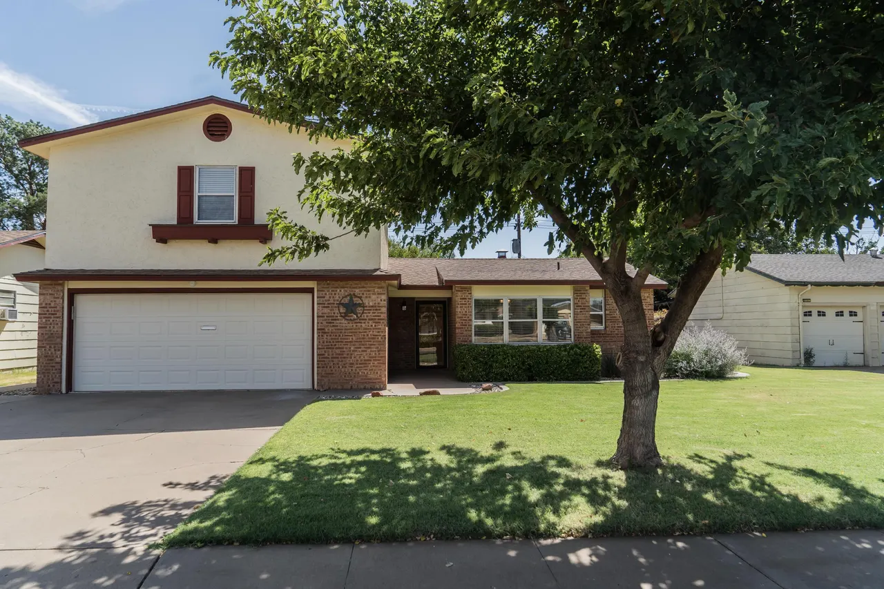 Front exterior — 1408 Ennis Street, Plainview, TX 79072