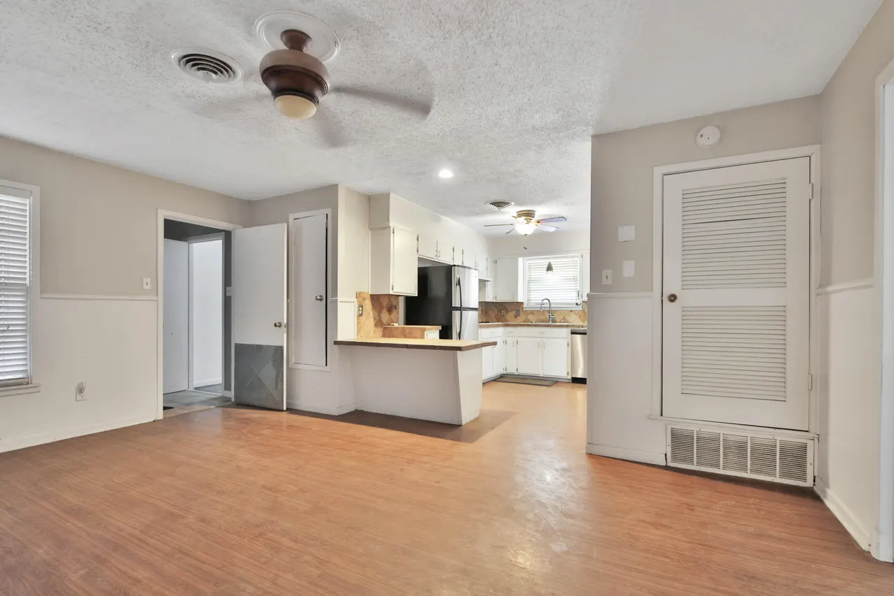Photo 10 — 4317 31st Street, Lubbock, TX 79410