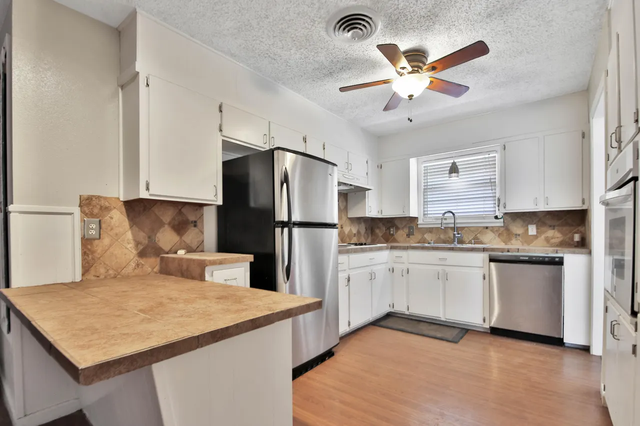 Photo 11 — 4317 31st Street, Lubbock, TX 79410