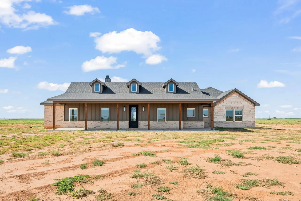 Front exterior — 708 E F M 597, Abernathy, TX 79311